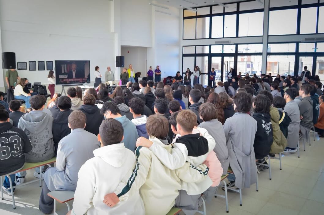 Estudiantes durante la jornada sobre adolescencias y responsabilidad penal juvenil