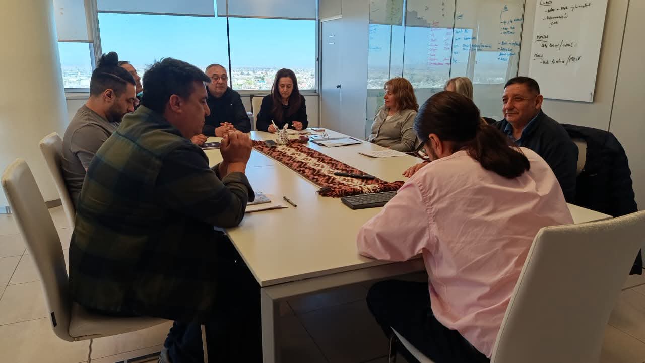 Representantes sindicales y consejeros del ISSN