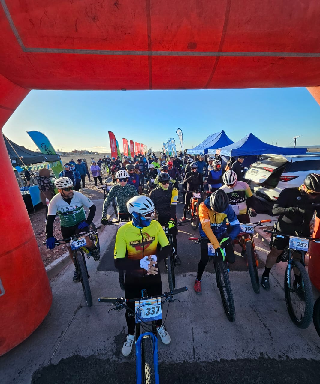 Participantes del Neuquén Race MTB durante la competencia