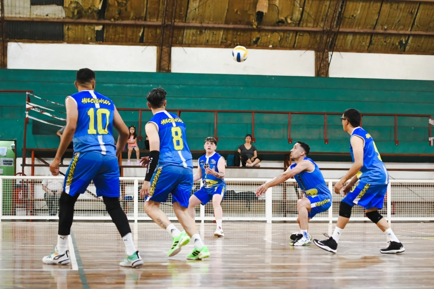 Huecuenses, compañeros y amigos dentro y fuera de la cancha